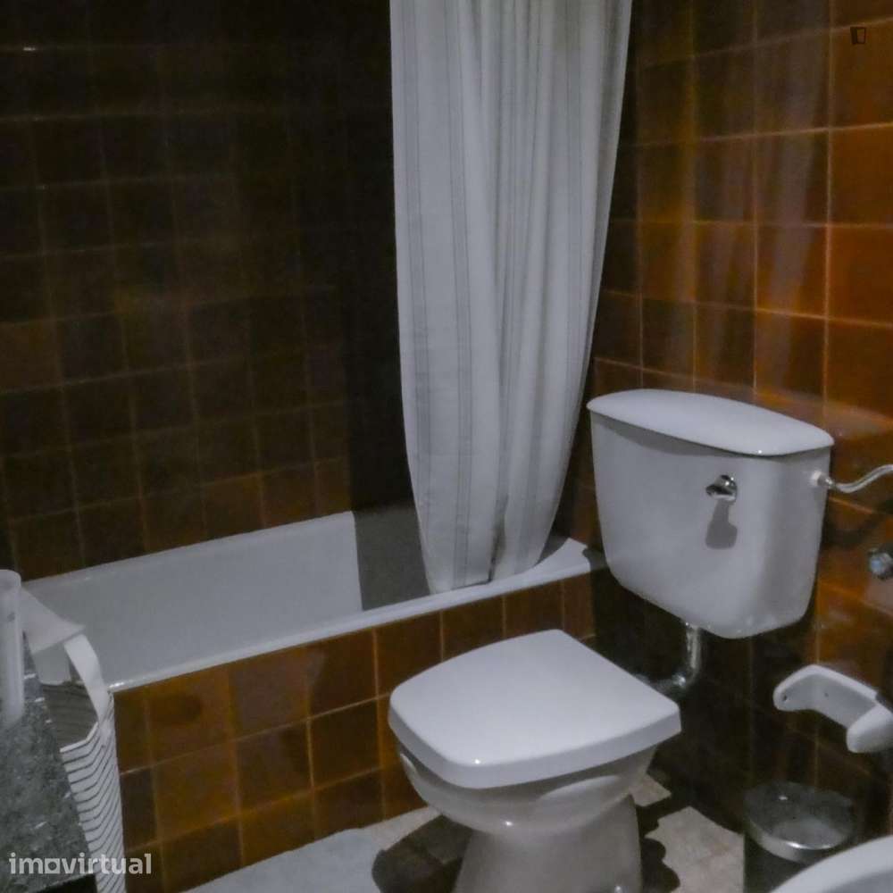 Quarto - localizado em Cedofeita Porto - Grande imagem: 5/13