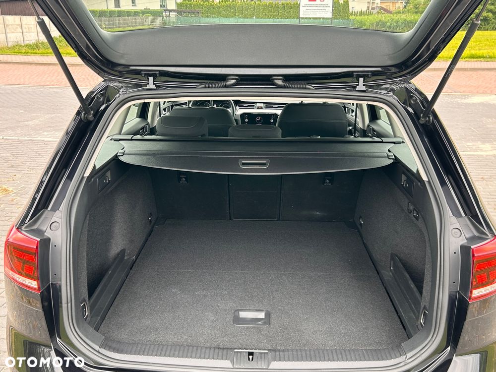 Volkswagen Passat 2.0 TDI SCR Comfortline DSG - 27
