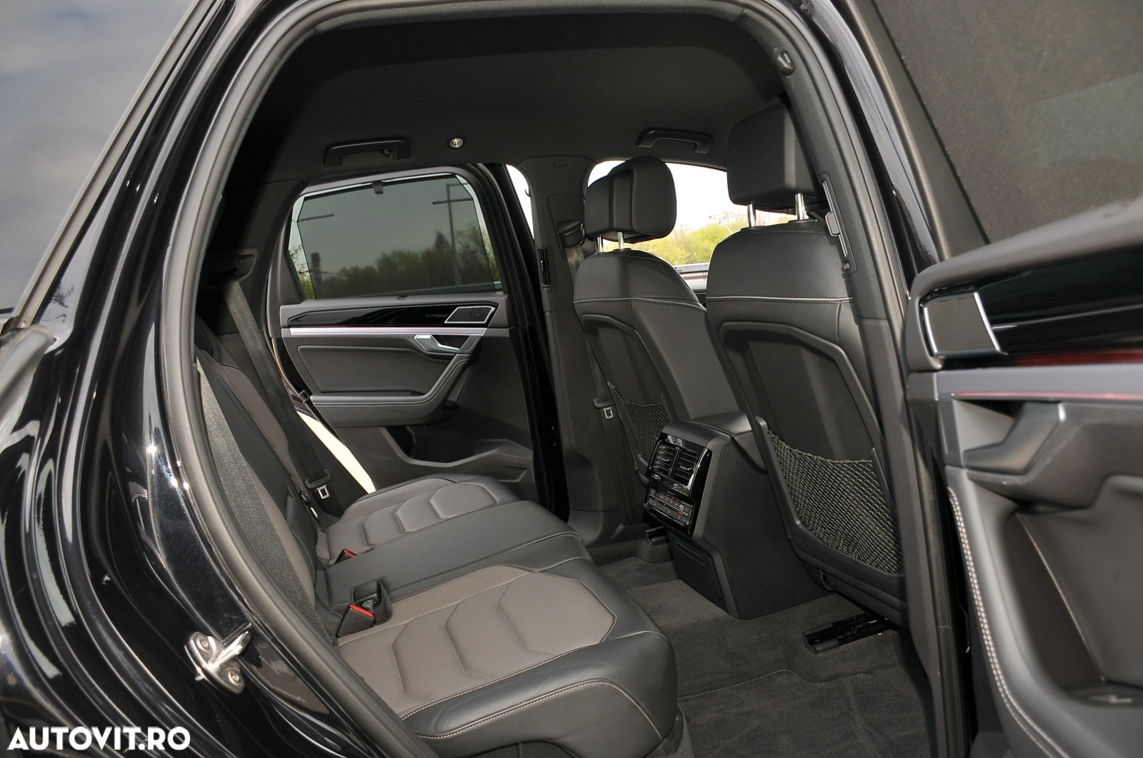 Volkswagen Touareg V6 TDI 4MOTION R-Line - 6