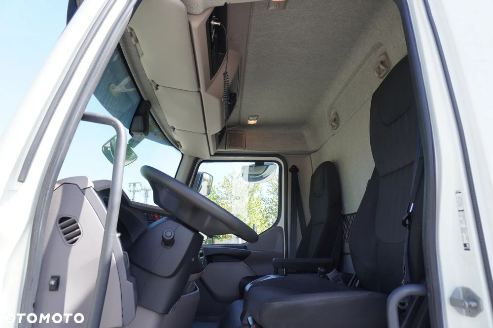 DAF LF 12.210 kontener 18 palet z windą / 50 tys.km /2024_245461 - 19