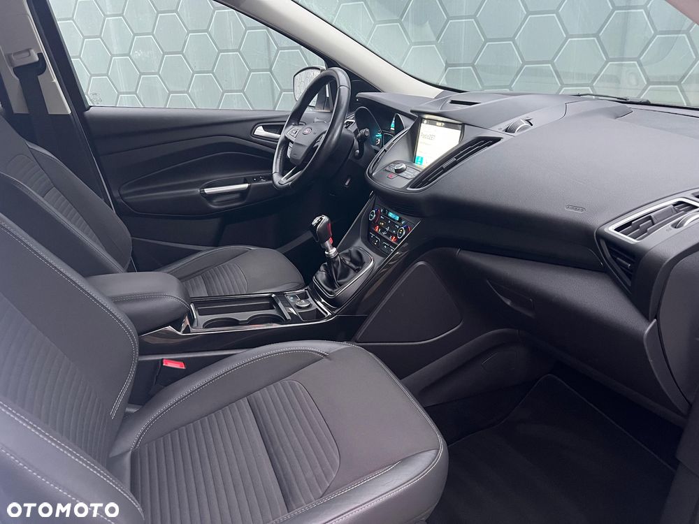 Ford Kuga 2.0 TDCi 4x4 Titanium - 23