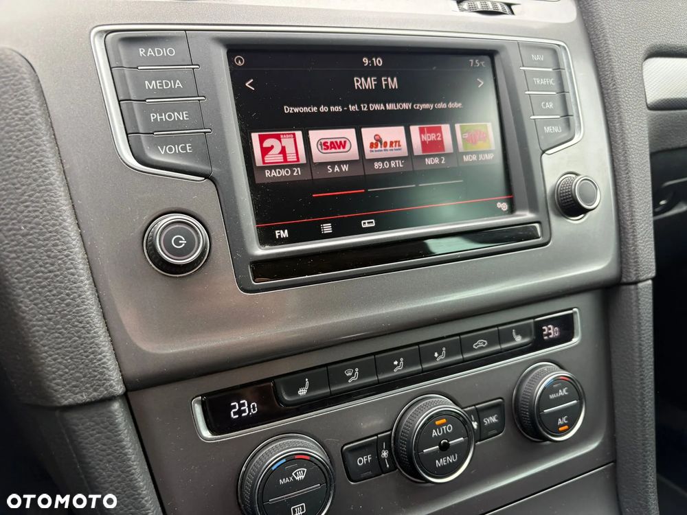 Volkswagen Golf 2.0 TDI DSG Sound - 17