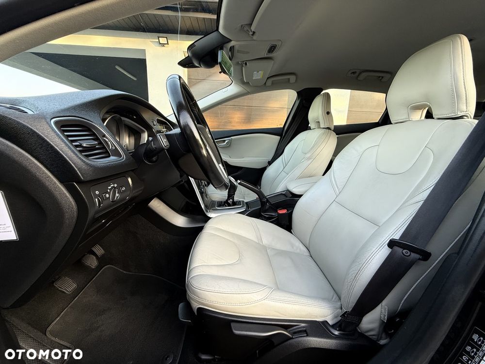 Volvo V40 T3 - 14