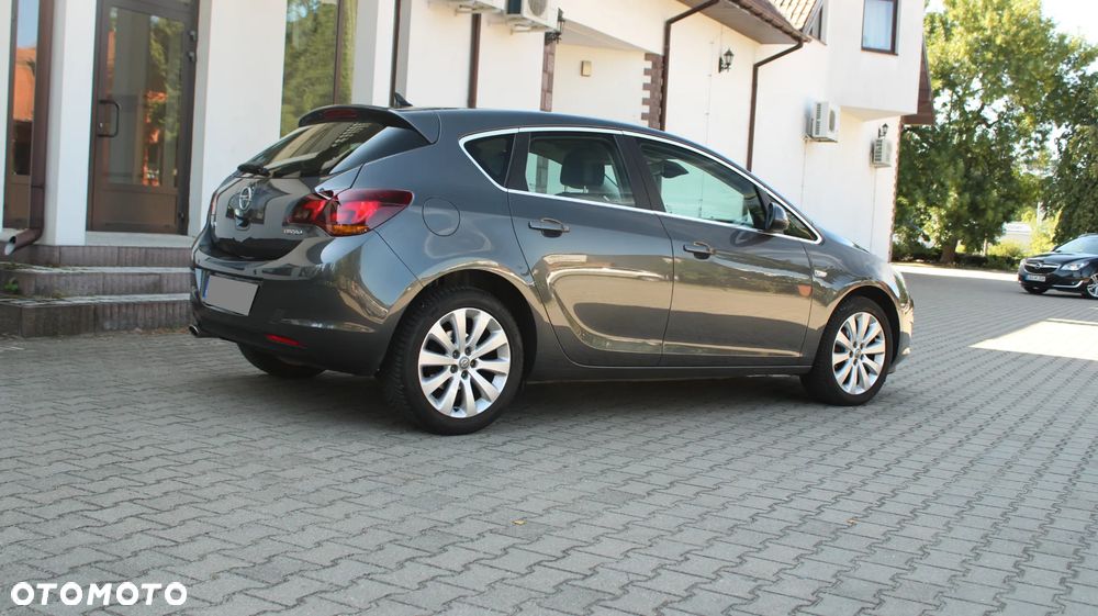 Opel Astra 1.4 Turbo Cosmo - 3