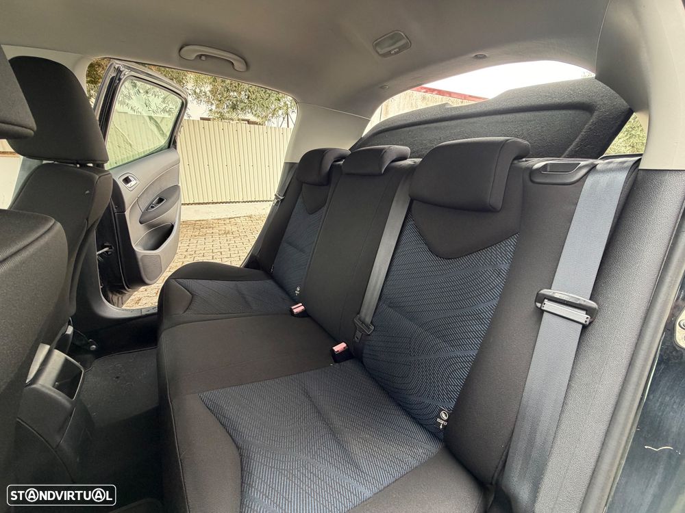 Peugeot 308 1.6 HDi Executive - 17