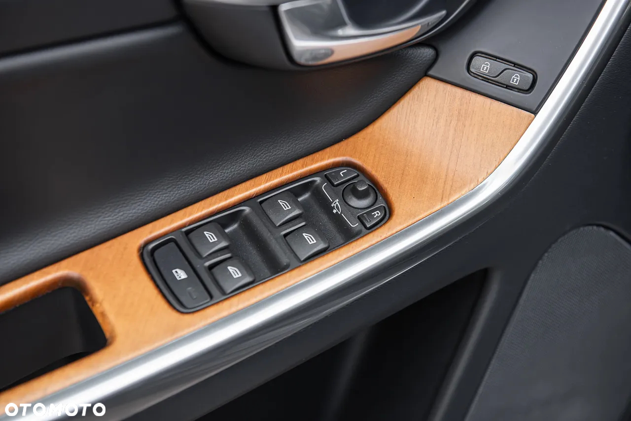 Volvo XC 60 D3 Momentum Pro - 16