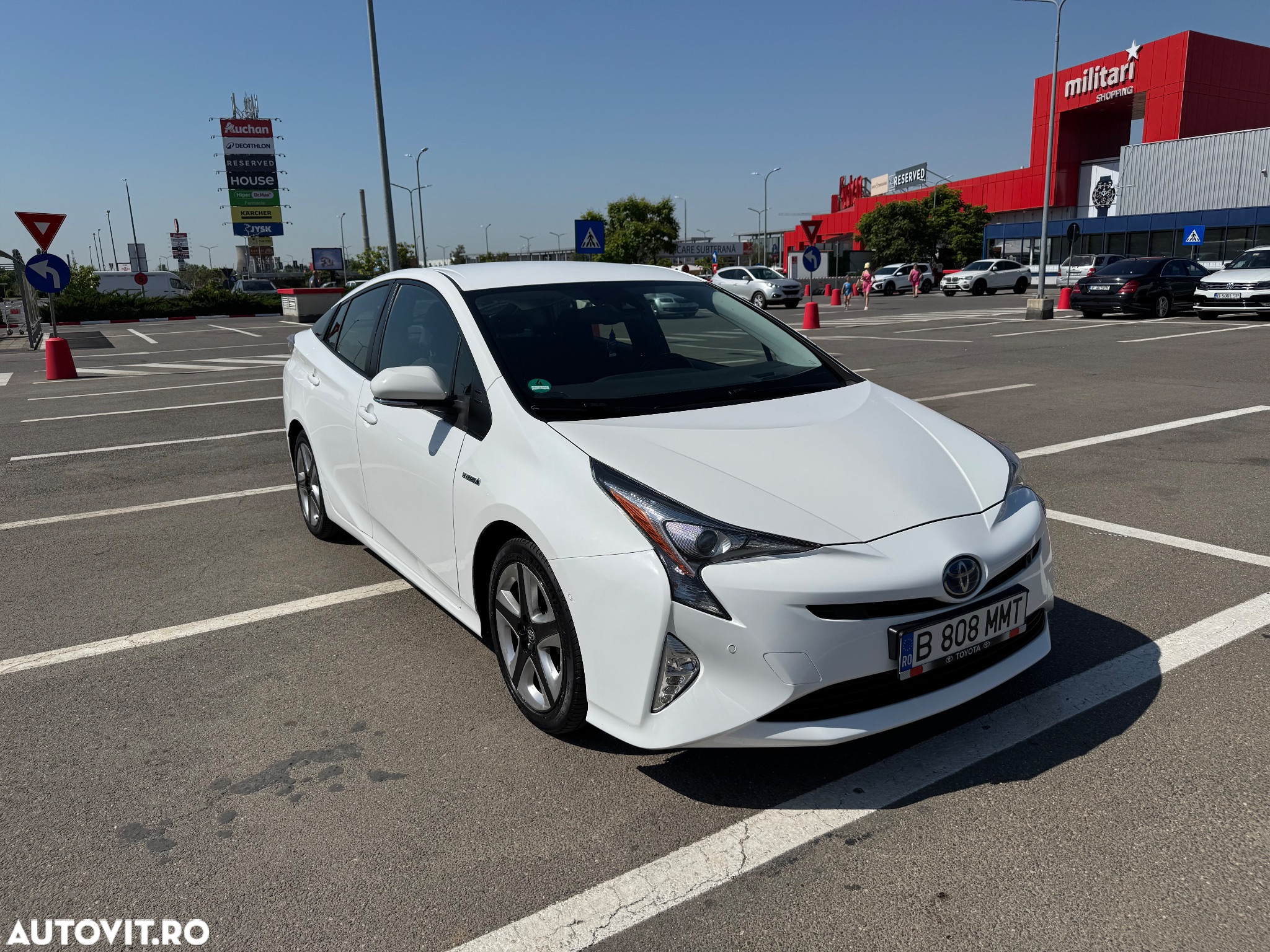 Toyota Prius (Hybrid) Executive - 11
