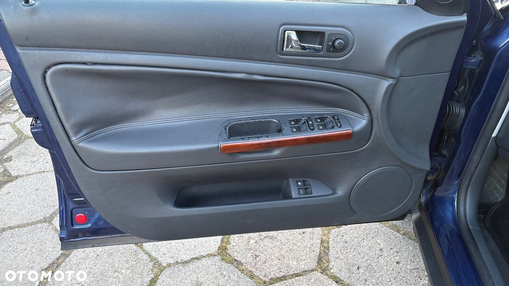 Volkswagen Passat 1.9 TDI Exclusive - 18