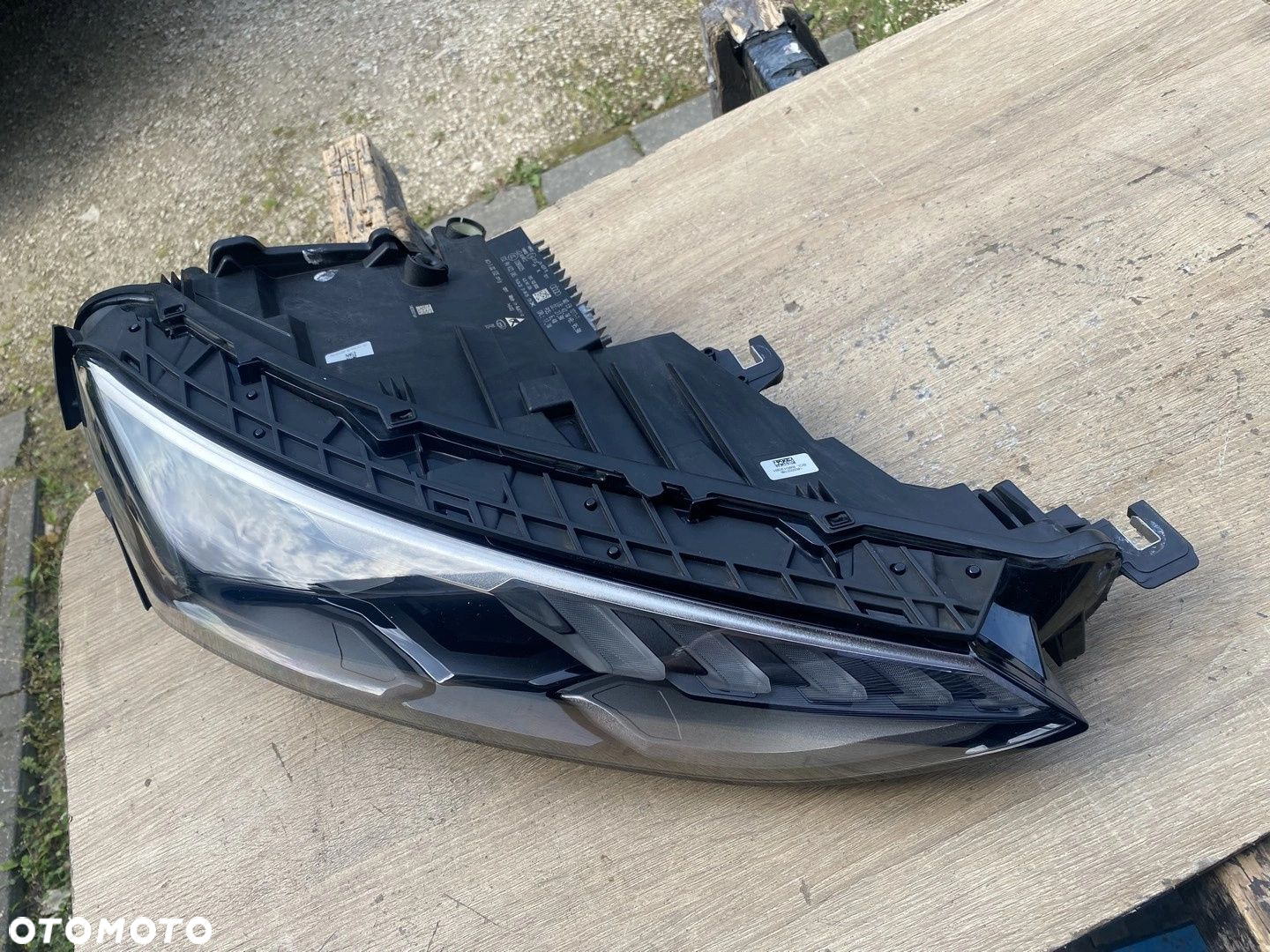 LAMPA PRZEDNIA PRAWA AUDI E TRON GT FULL LED MATRIX CAŁA 4J3941036 - 4