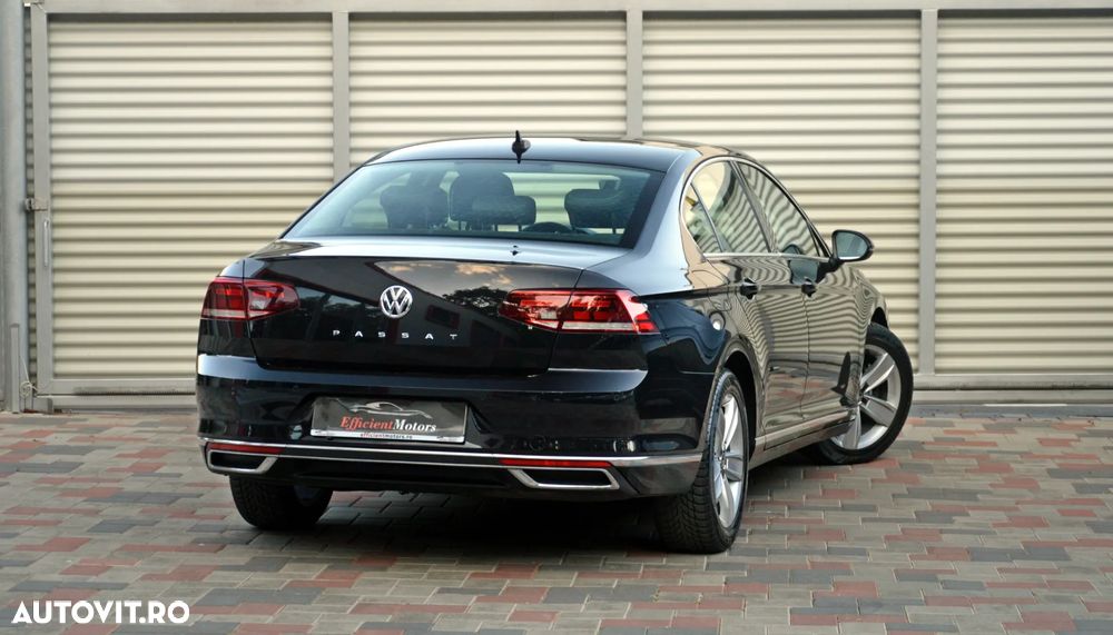 Volkswagen Passat 2.0 TDI DSG Highline - 13