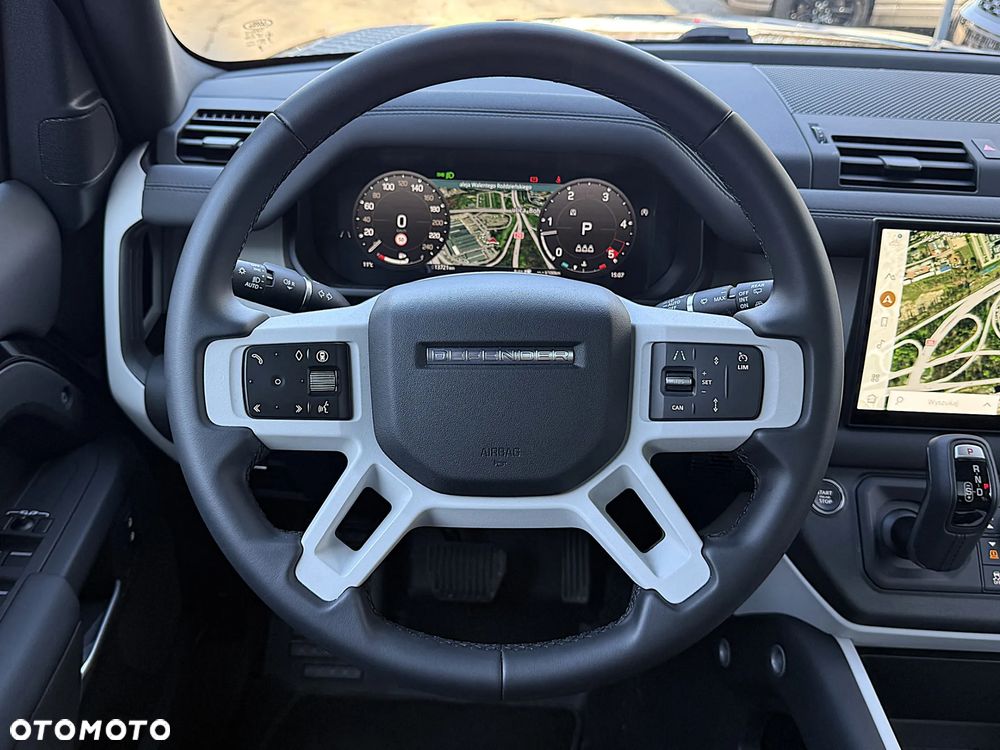 Land Rover Defender 110 D250 S - 11