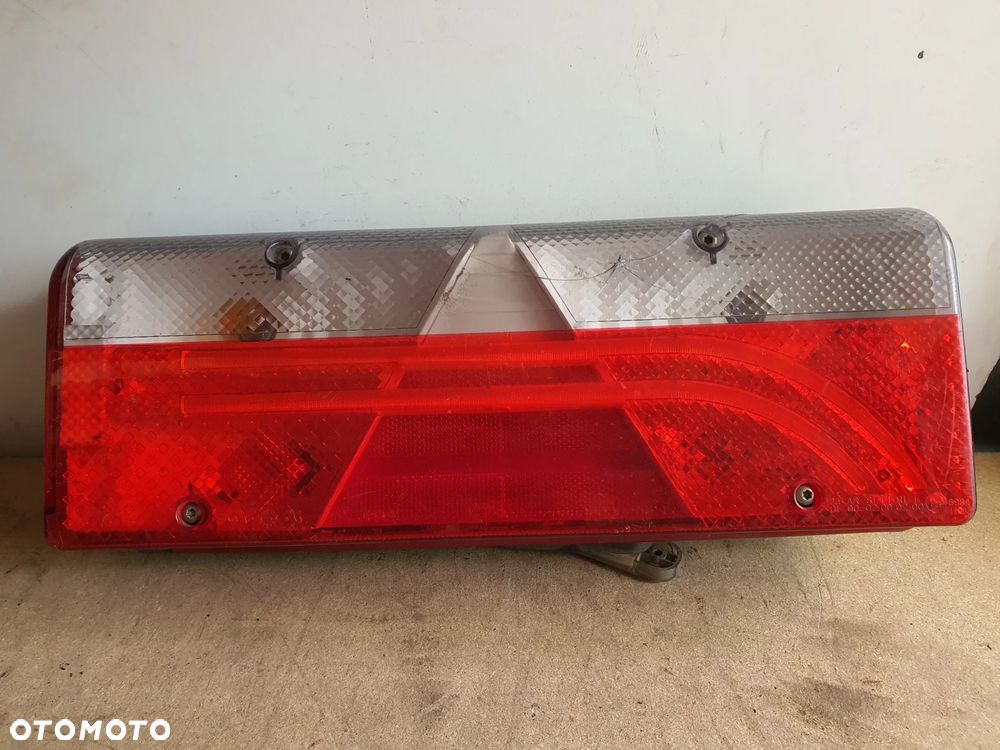LAMPA TYLNA MERCEDES VOLVO RENAULT DAF - 4