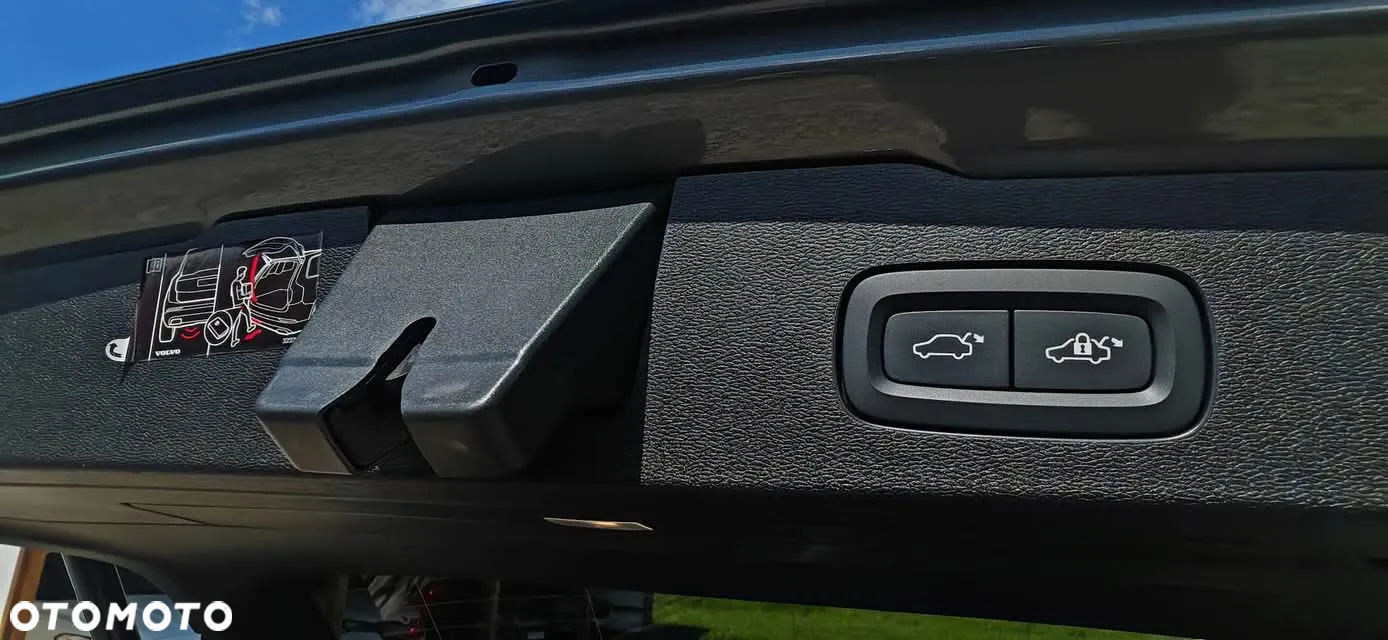 Volvo V60 T8 AWD Plug-In Hybrid Polestar Engineered - 35