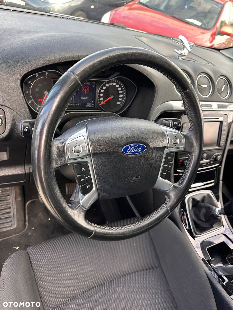 Ford S-Max - 22