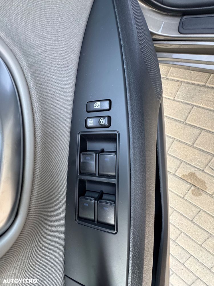 Toyota Avensis 1.8 Executive - 14