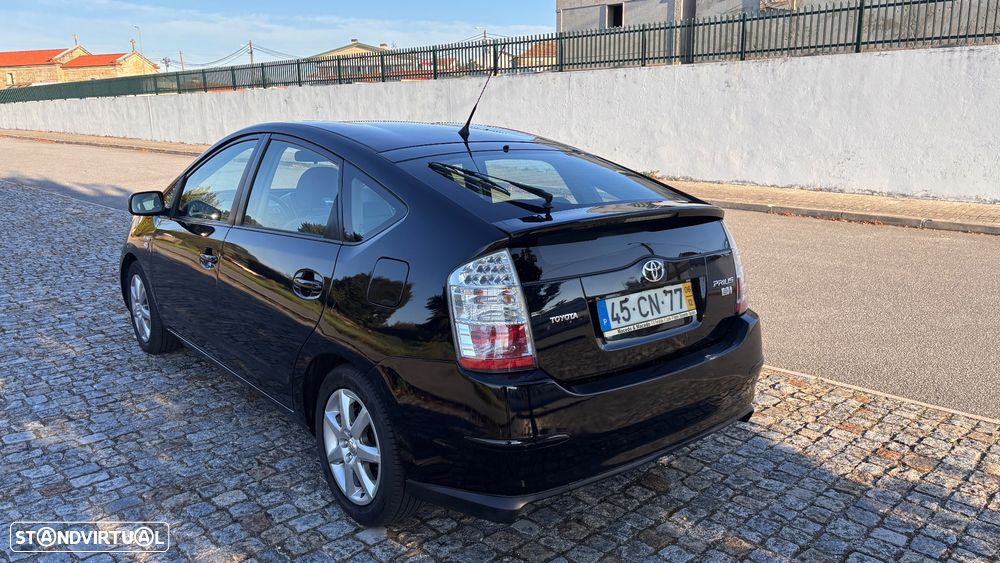 Toyota Prius - 3