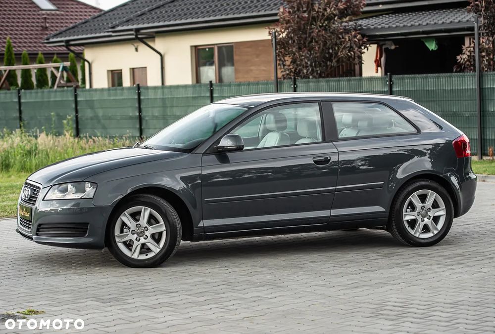 Audi A3 3-drzwiowe 1.6 TDI DPF S tronic Attraction - 8