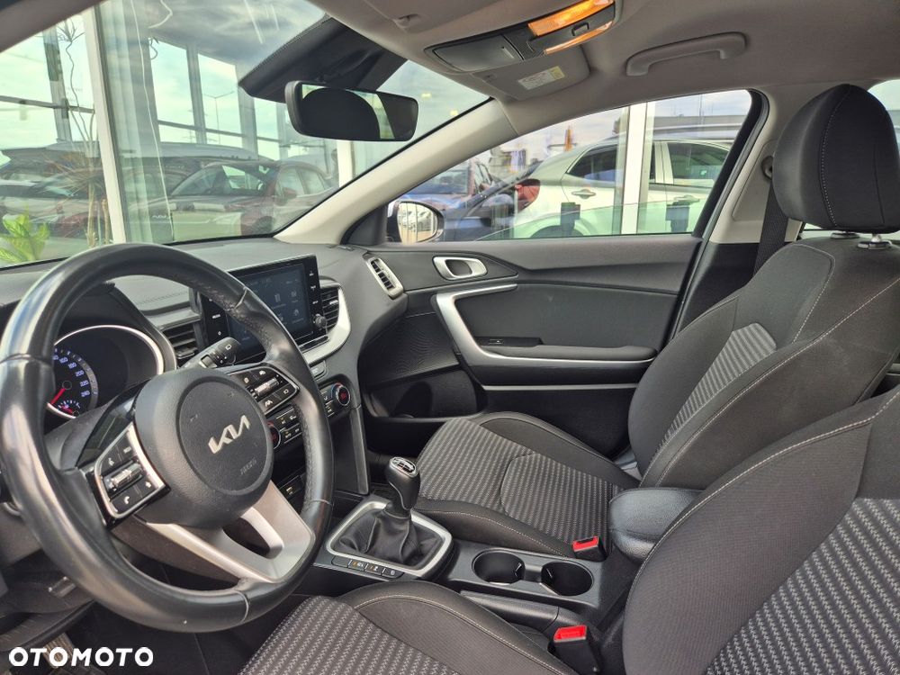 Kia Ceed 1.5 T-GDI M - 12