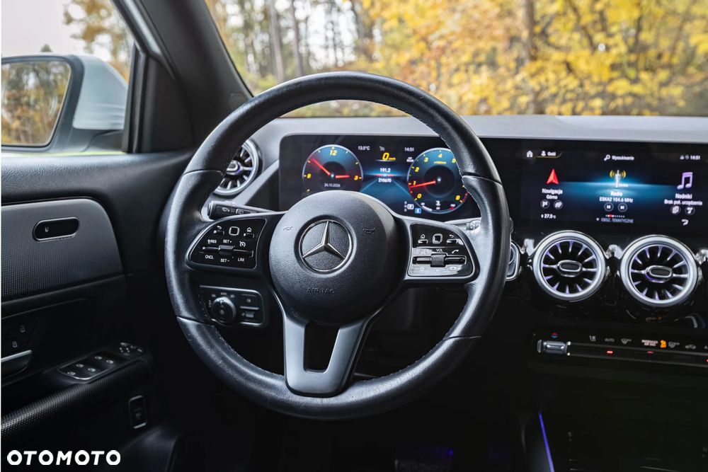 Mercedes-Benz GLA 200 Business Edition - 14
