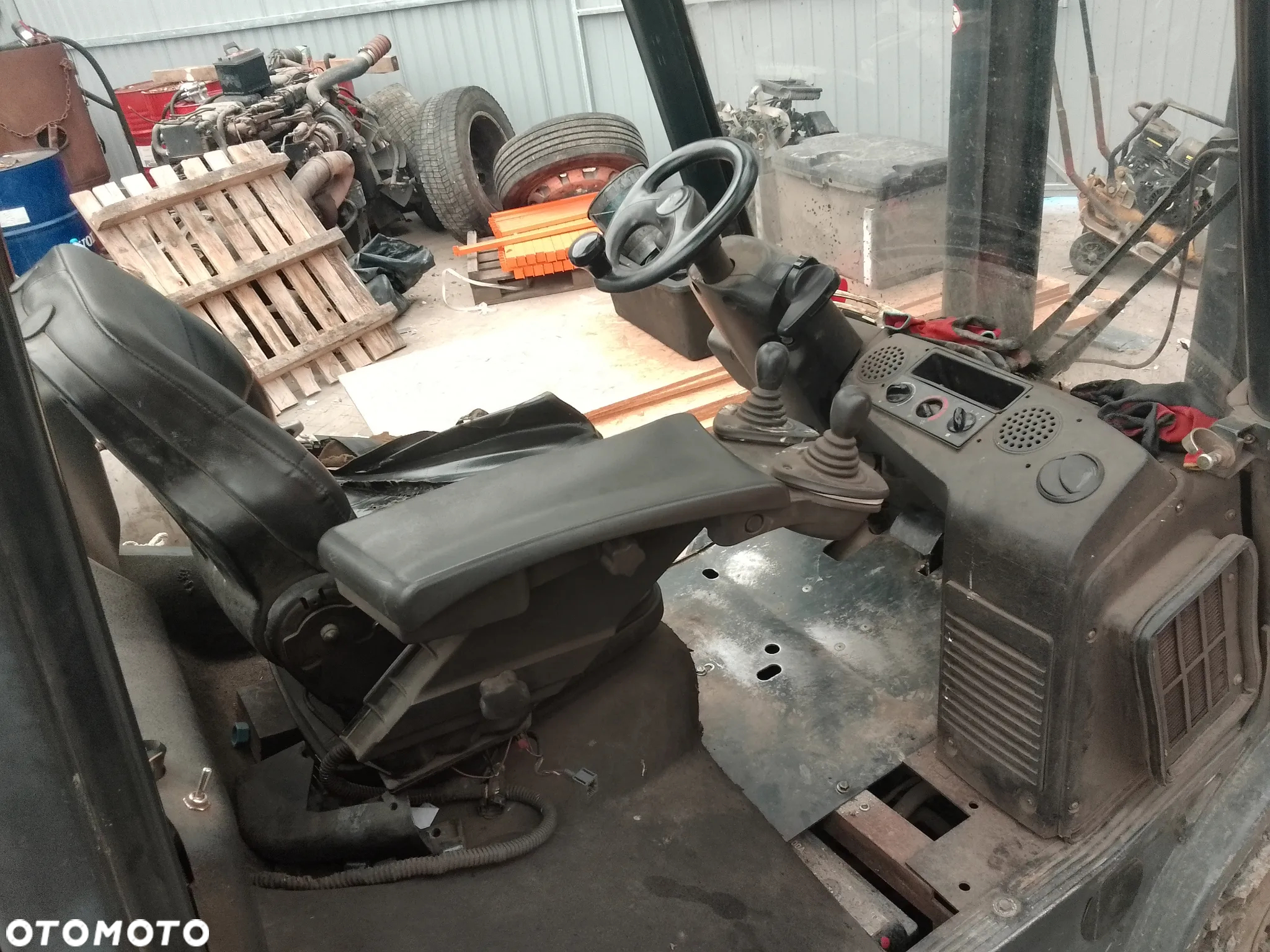WÓZEK WIDŁOWY LINDE H25T 2008R - SPRAWNY - 13