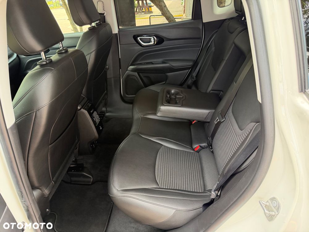 Jeep Compass - 31