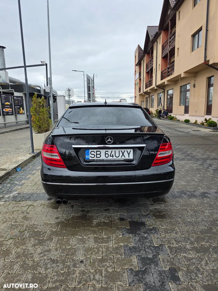 Mercedes-Benz C 180 BlueEFFICIENCY 7G-TRONIC Avantgarde - 4