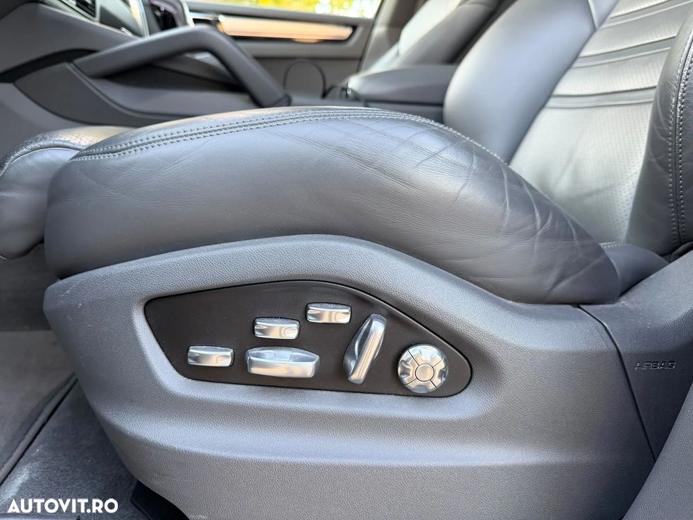 Porsche Cayenne Tiptronic S Platinum Edition - 11