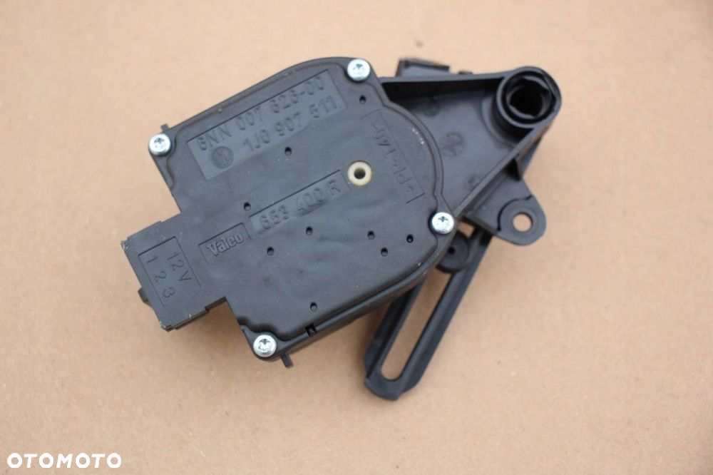 Silniczek nagrzewnicy VW SEAT AUDI SKODA 1J0907511 - 1