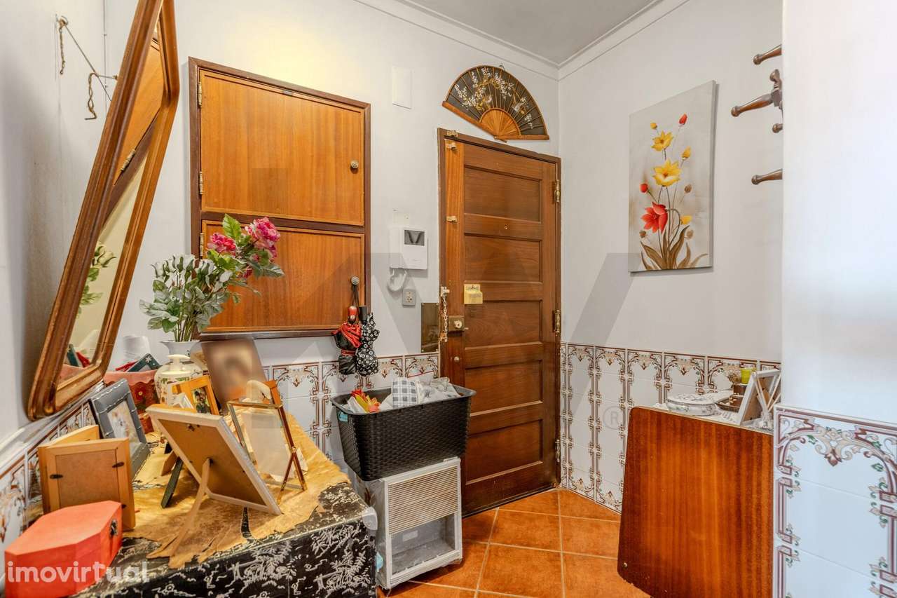 Apartamento T3 - 4º andar sem Elevador no  Centro do Cacém - Grande imagem: 3/27