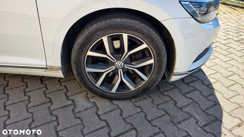 Volkswagen Passat 2.0 TDI BMT 4Mot Highline DSG - 29