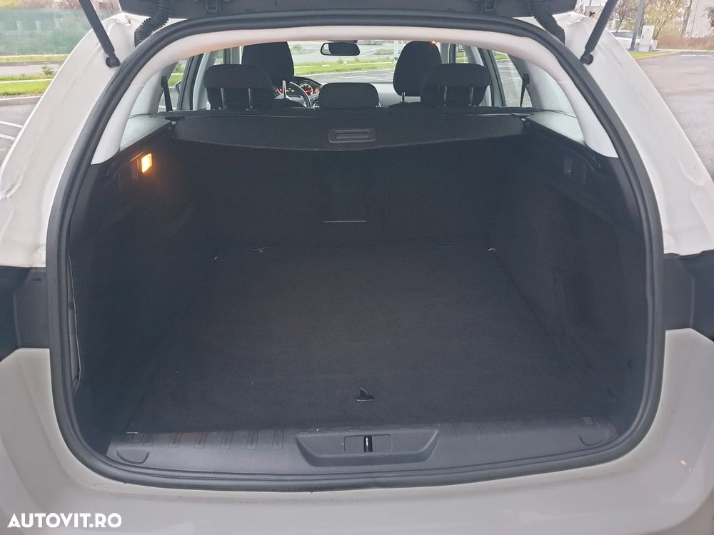 Peugeot 308 1.6 e-HDI FAP STT Allure - 15