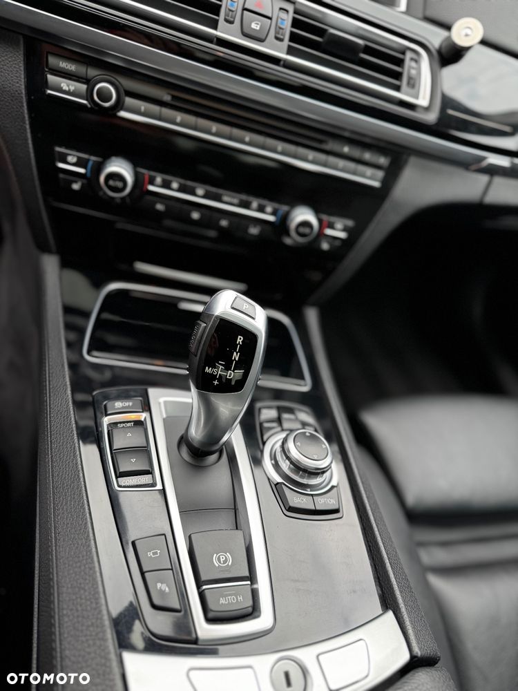 BMW Seria 7 730Ld - 12
