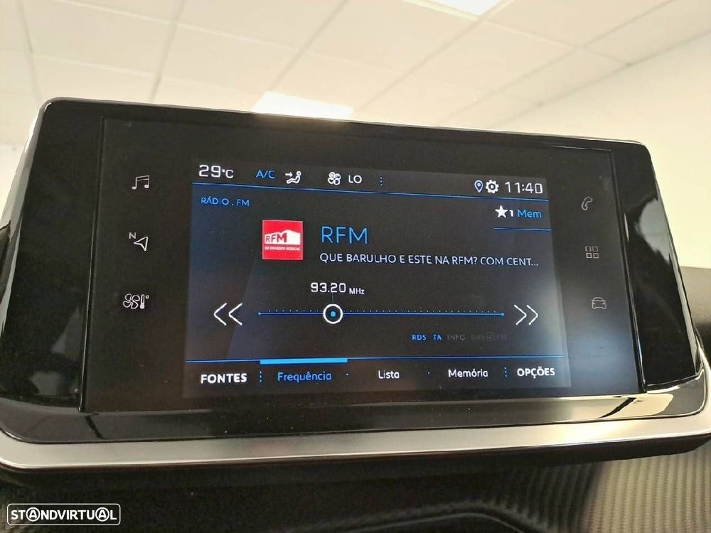 Peugeot 2008 1.2 PureTech Allure EAT8 - 19
