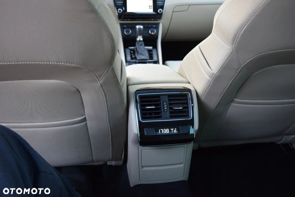 Skoda Superb 2.0 TDI DSG Ambition - 14