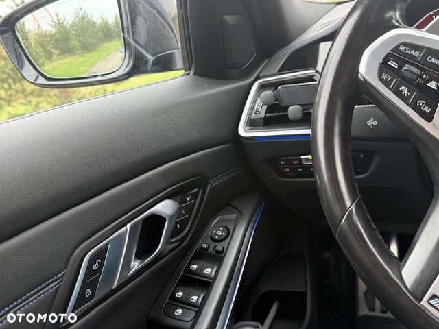 BMW Seria 3 320d mHEV - 10