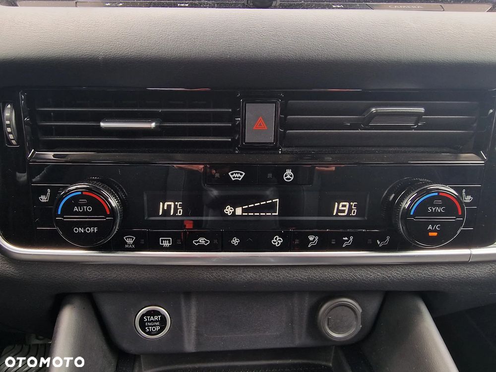 Nissan Qashqai 1.3 DIG-T MHEV N-Connecta Xtronic - 11