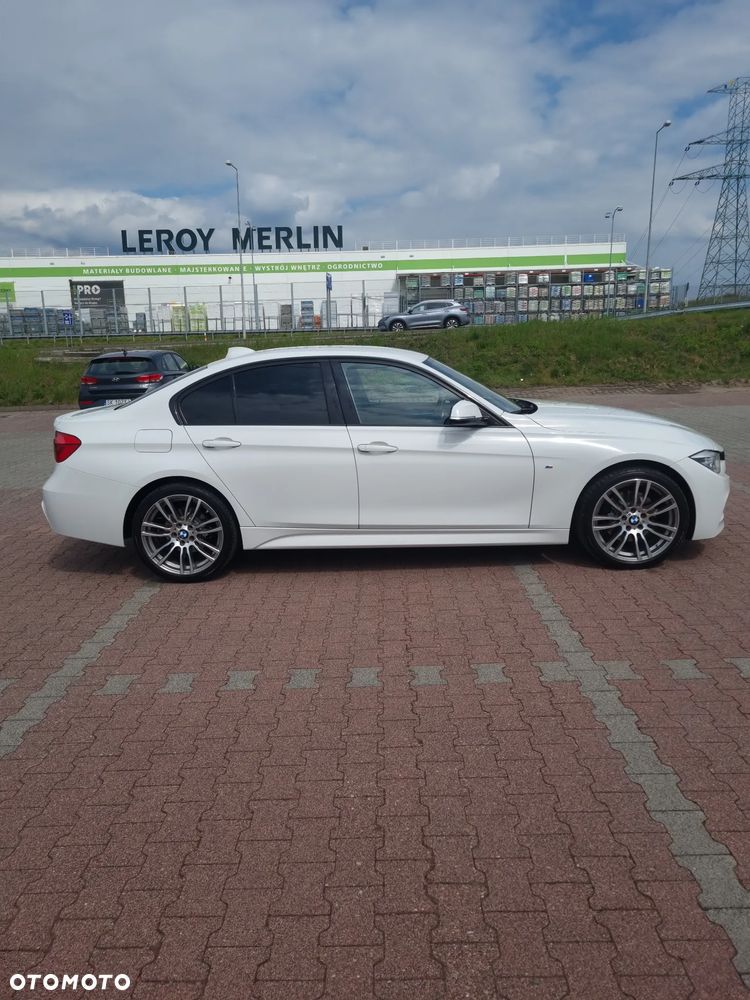 BMW Seria 3 330i xDrive M Sport - 4