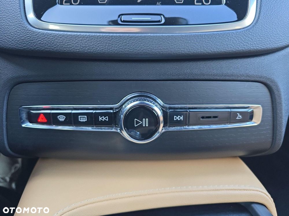 Volvo XC 90 - 20