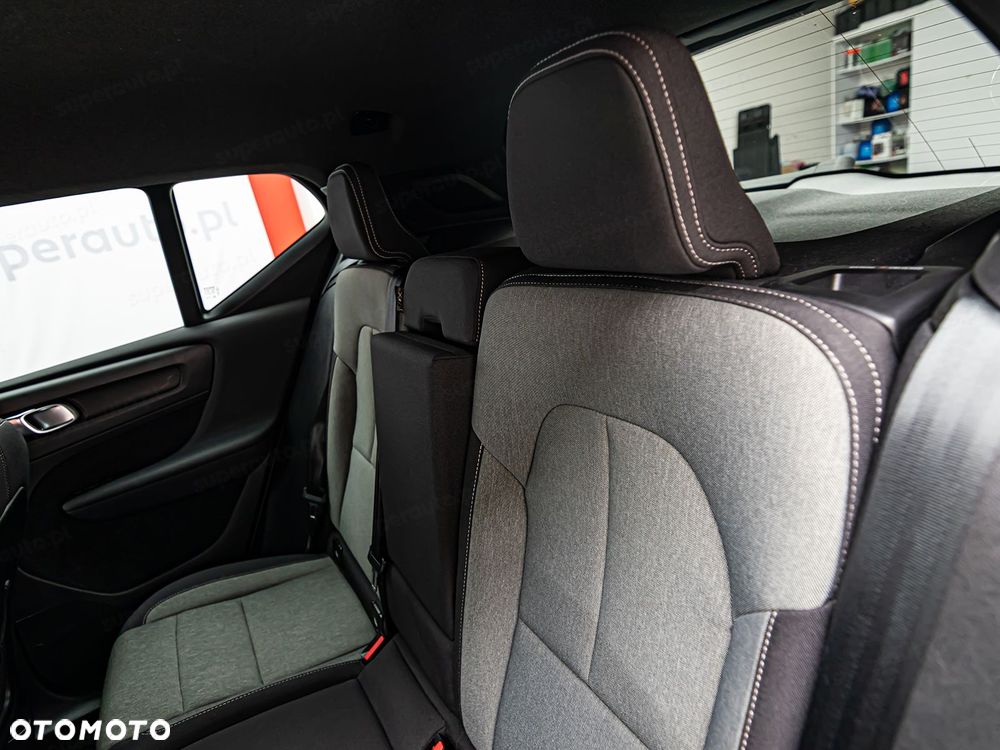 Volvo XC 40 T3 Momentum Pro - 24