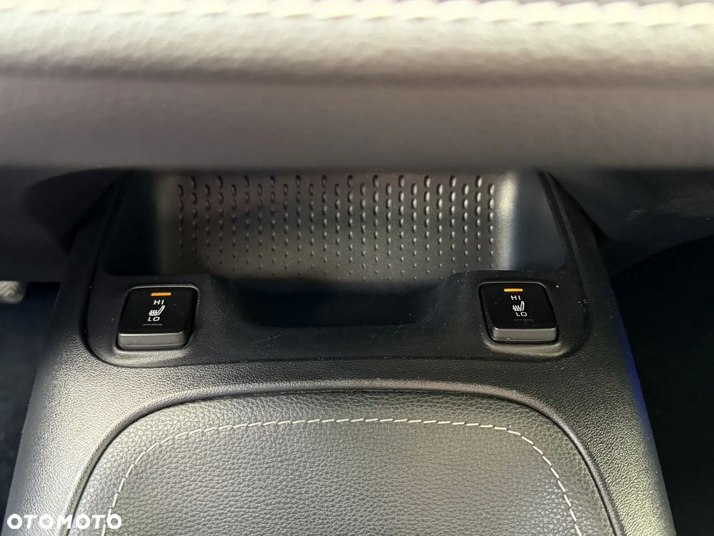 Toyota Corolla 2.0 Hybrid Executive - 13