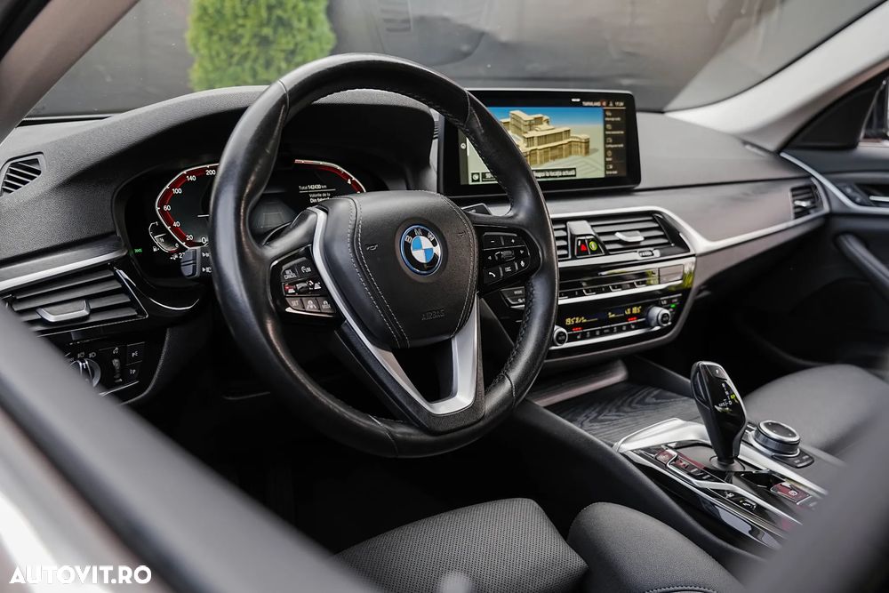 BMW Seria 5 530e Aut. Luxury Line - 15