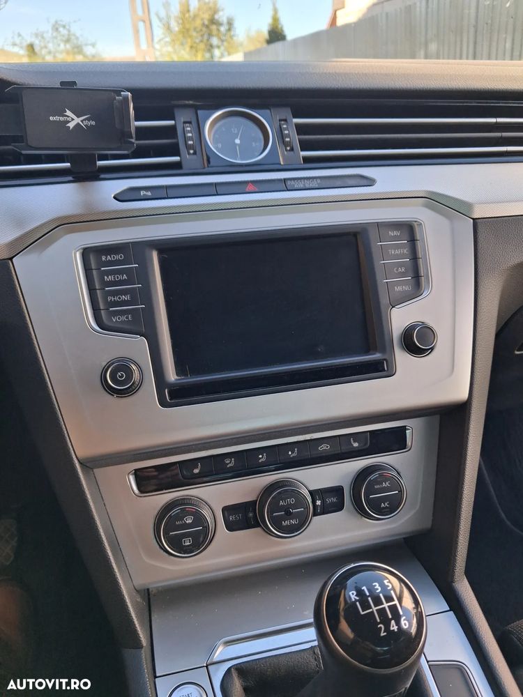 Volkswagen Passat 2.0 TDI (BlueMotion Technology) Trendline - 8