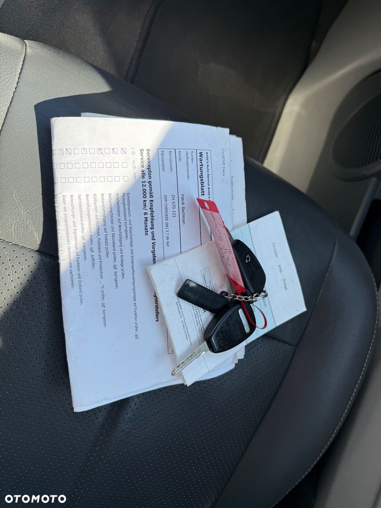 Jeep Cherokee 3.7 Limited - 23