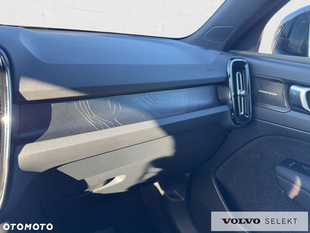 Volvo XC 40 - 24