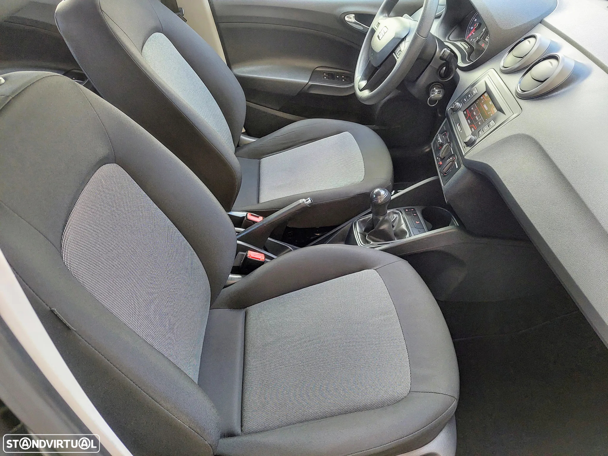 SEAT Ibiza 1.0 Reference - 37