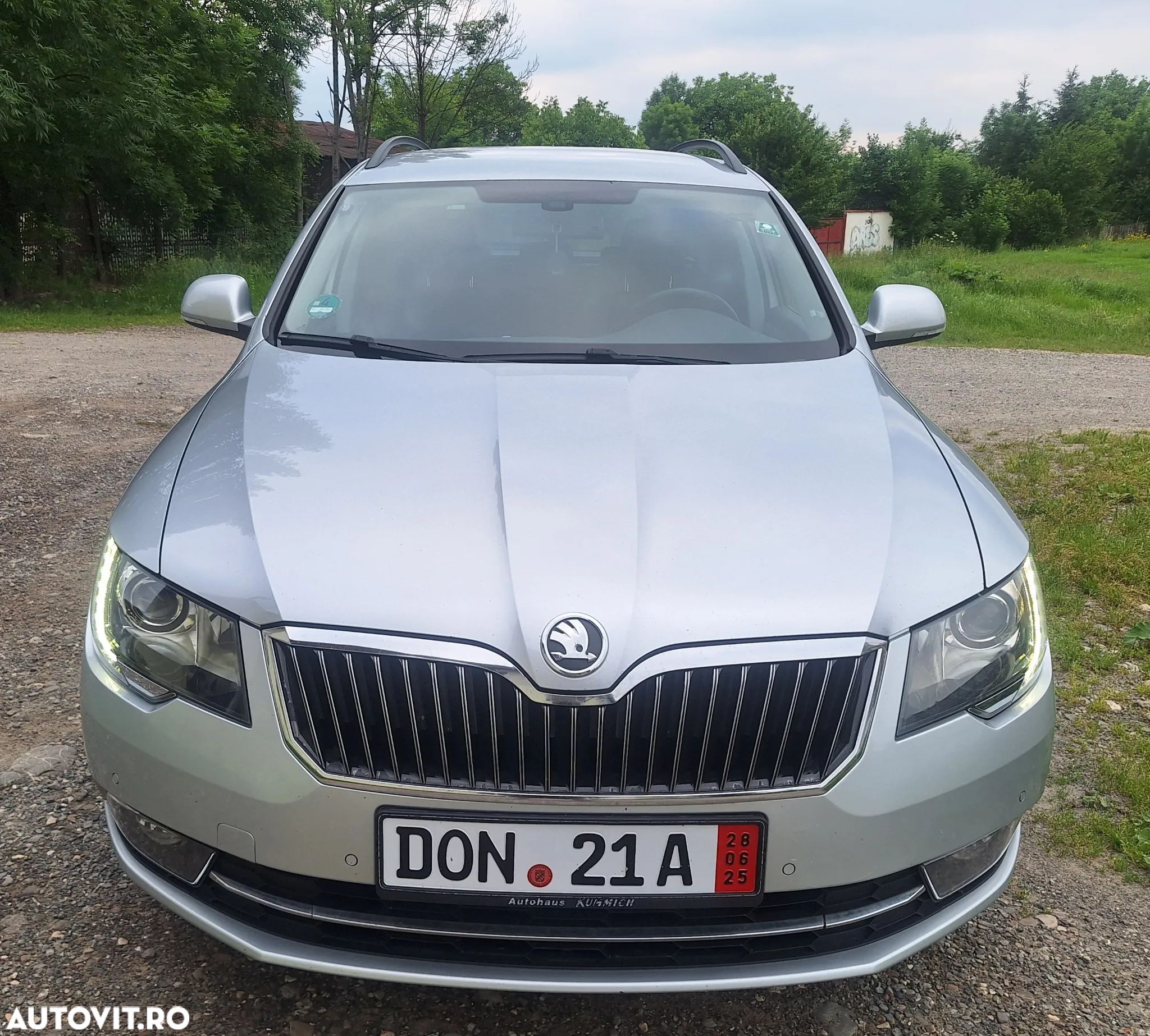 Skoda Superb 2.0 TDI DSG Ambition - 1