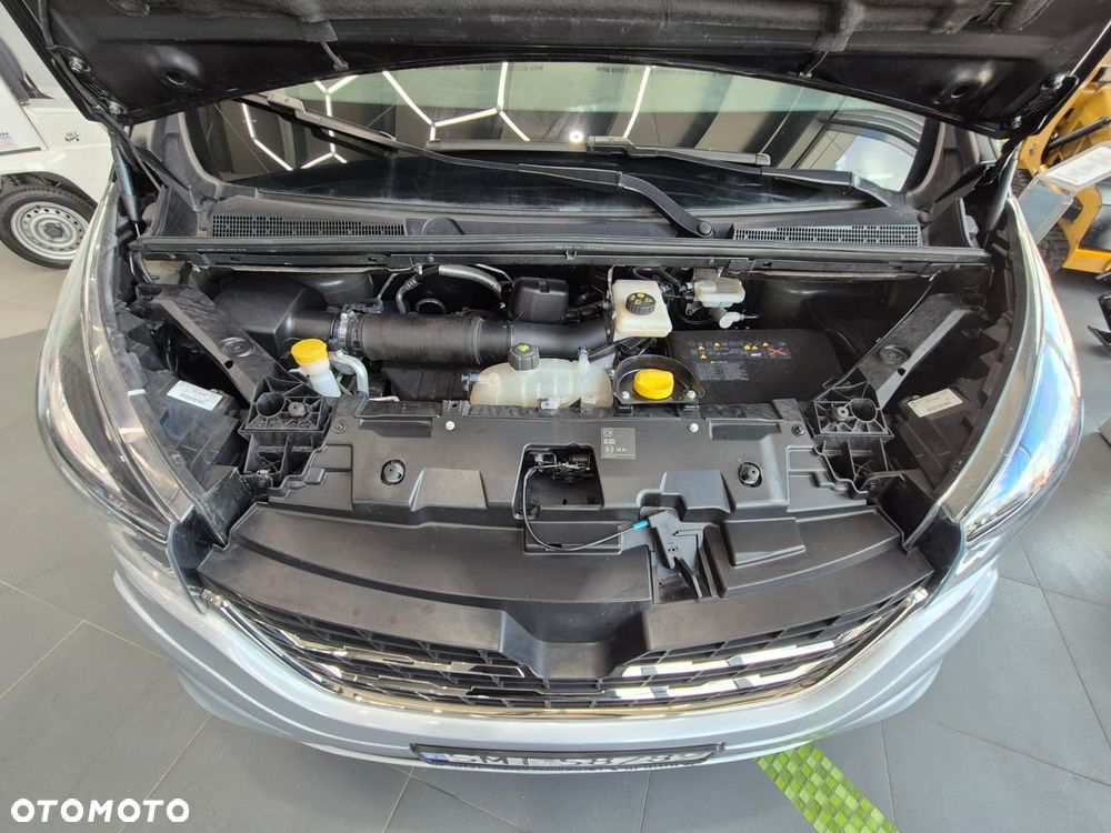 Renault Trafic 2.0 DCi 120  / L2H1 LONG / JEDYNY TAKI Z MONAKO / SERWISOWANY / ODŚWIEŻONY / ORYG. NISKI PRZEBIEG / RARYTAS / LAMPY LEDOWER  / DŁUGA PAKA / 3 MIEJSCA / UNIKATOWY STYL / EURO 6 - 32