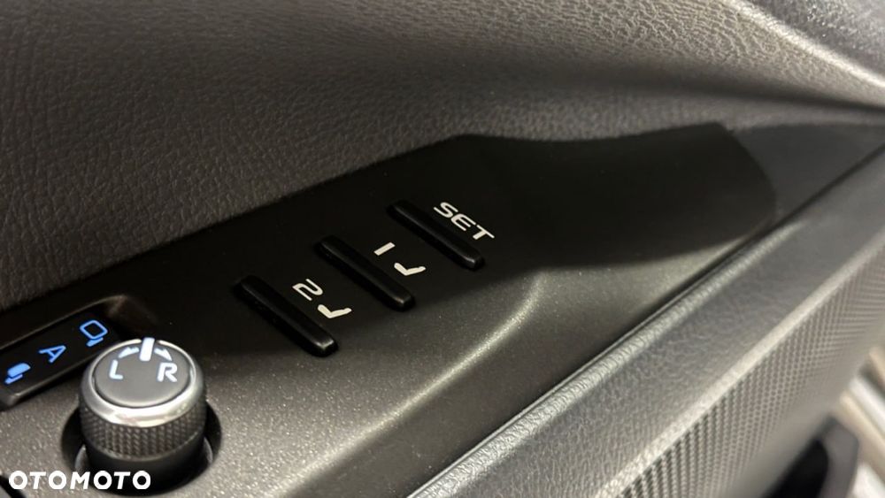 Toyota Camry 2.5 Hybrid Executive CVT - 20