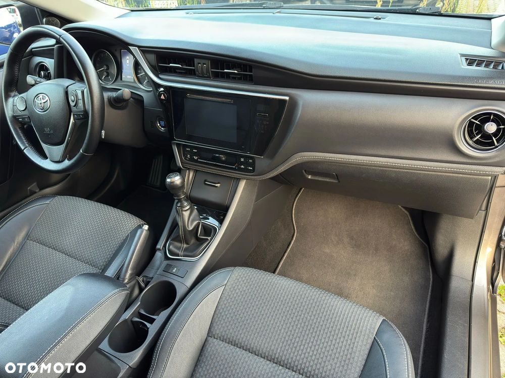 Toyota Corolla 1.6 Prestige EU6 - 25