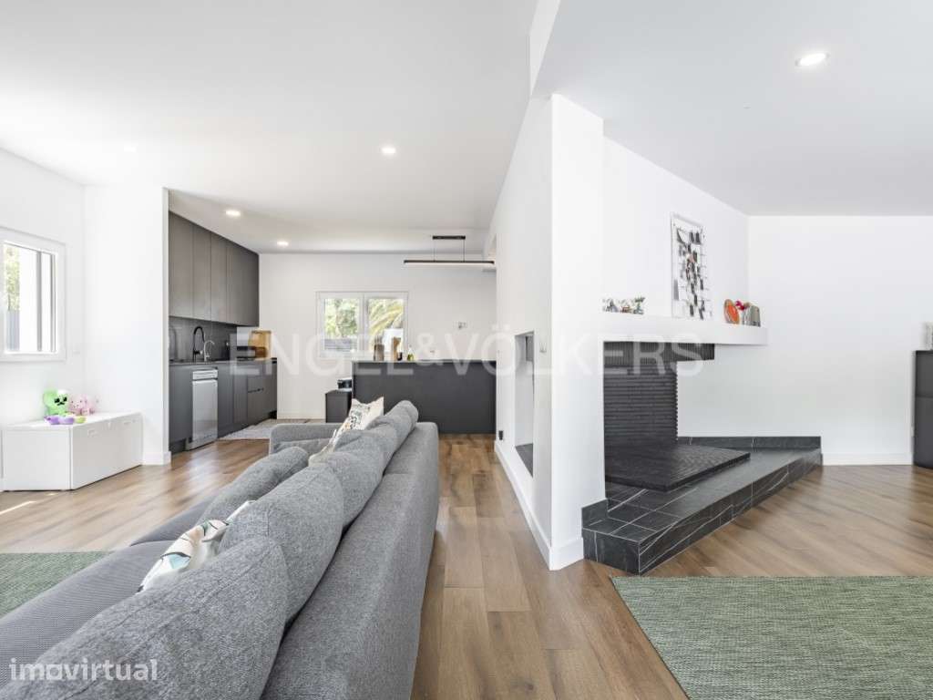 T5 + 1 totalmente remodelada inserida em terreno de 1.474m² na Verd... - Grande imagem: 3/35